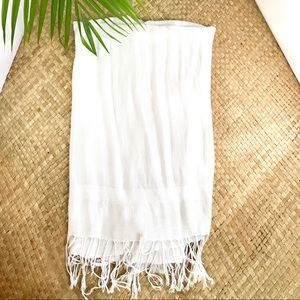 🔴SALE 4x$25 White Old Navy wrap/scarf or pashmina